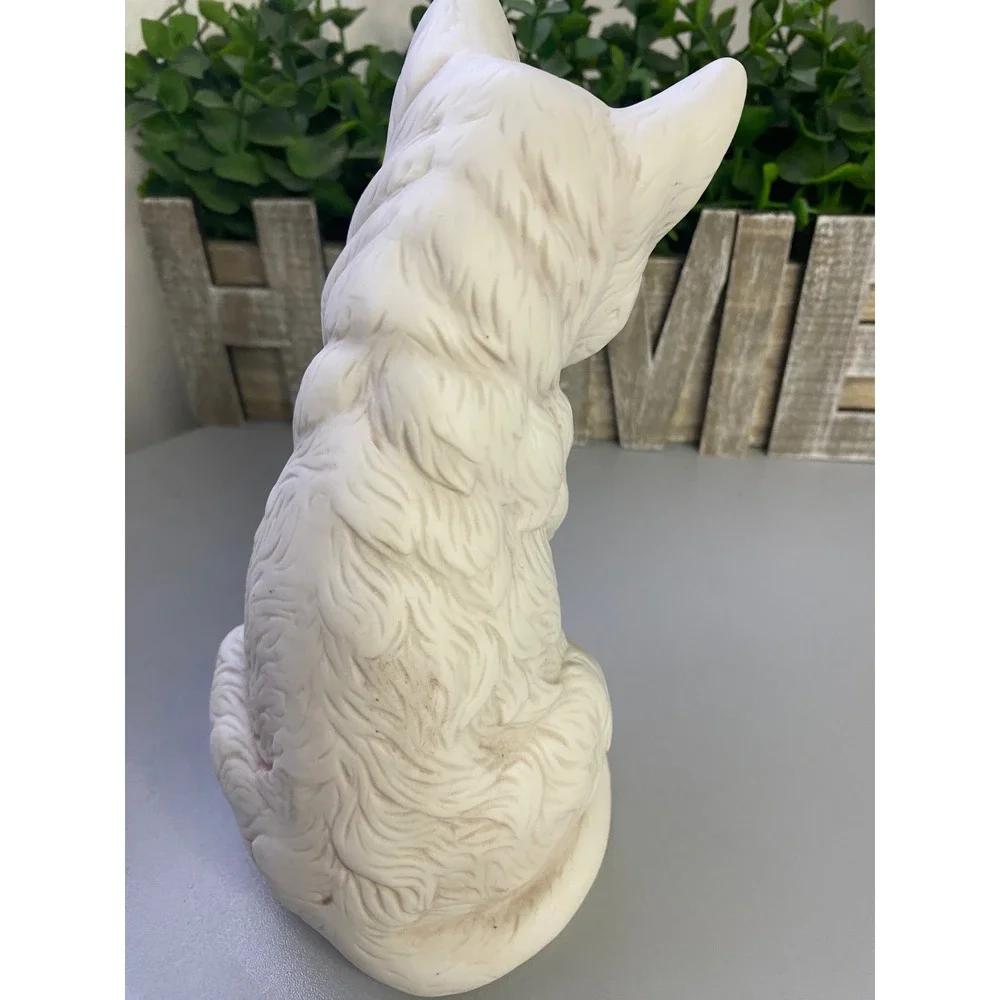 Vintage White Ceramic Sitting Cat Figurine Kitten Statue Home Decor Accent Shelf